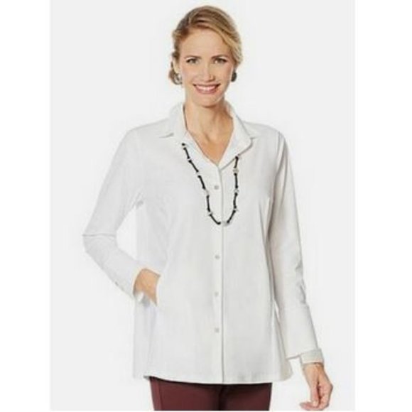 MarlaWynne Tops - MarlaWynne | Women's Luxe White StretchTech Back Pleats Shirt with Pockets - M